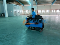 Máy Lau Sàn Ngồi Lái Công Nghiệp Cho Nhà Xưởng Ở Bình Dương