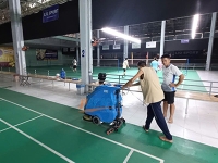 MÁY LAU SÀN SÂN THỂ THAO THẢM CẦU LÔNG, SÂN PICKLEBALL, TENNIS.